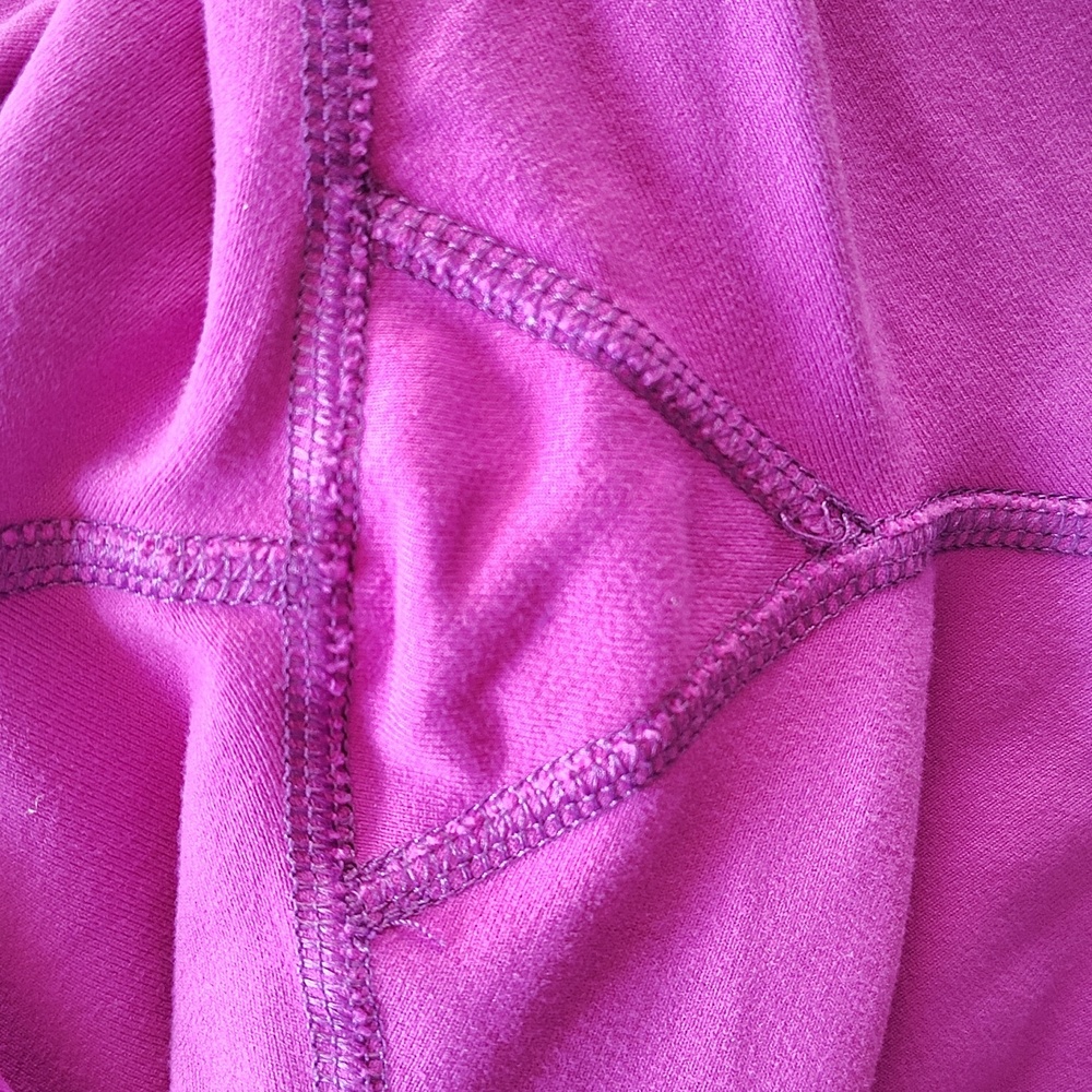 Lululemon Size: 8 Purple Stretchy Pants With Matching Belt - Picture 3 of 3